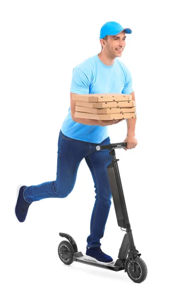 Junger Mann Mit Pizzakartons Auf Tretroller Auf Weißem Hintergrund Essenslieferdienst — Stockfoto