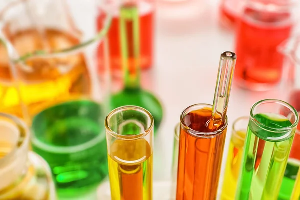 Probówki Kolorowych Próbek Laboratorium Zbliżenie — Zdjęcie stockowe