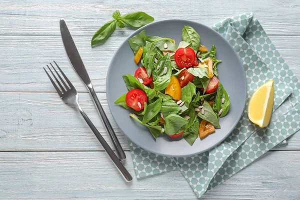 Plate Tasty Vegetable Salad Wooden Table — Stock Photo, Image