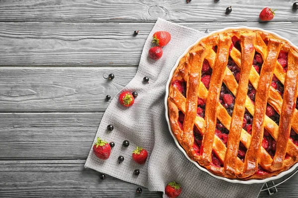 Tasty Pie Berries Wooden Table — Stock Photo, Image