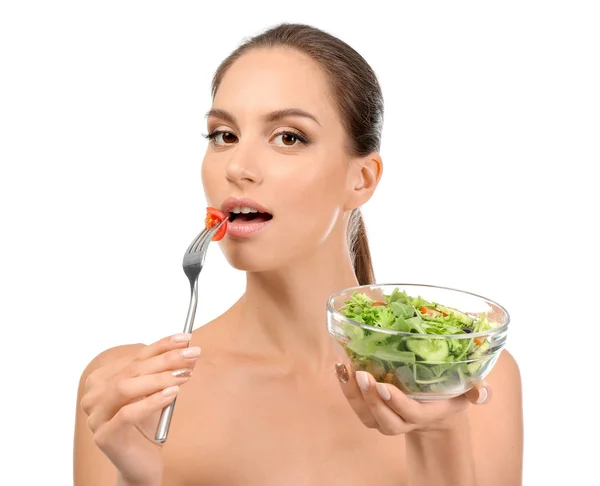 Jeune Femme Avec Salade Légumes Frais Sur Fond Blanc — Photo