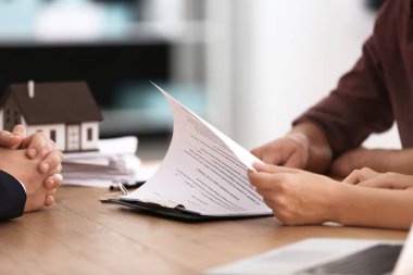 Emlakçı Office müşterileri ile çalışma