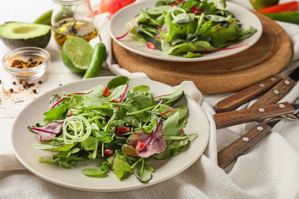 Prato Com Salada Legumes Saudável Mesa — Fotografia de Stock