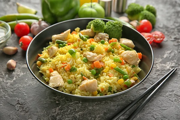 Tasty Boiled Rice Meat Vegetables Bowl Grunge Table — Stock Photo, Image