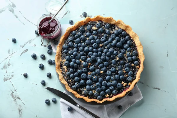 桌上美味的蓝莓派 — 图库照片