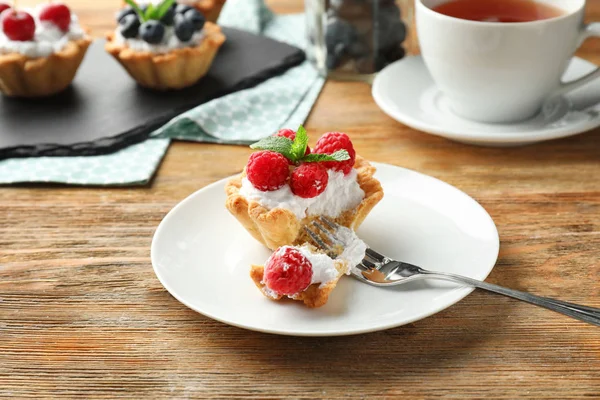 Tasty Tartlet Raspberries Plate — Stock Photo, Image