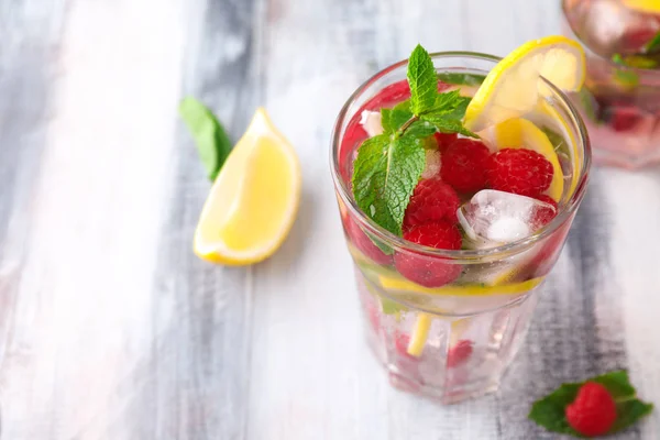 Glass Fresh Raspberry Mojito Wooden Table — Stock Photo, Image