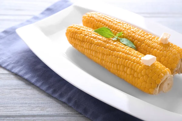 Plate Boiled Corncobs Wooden Table — Stock Photo, Image