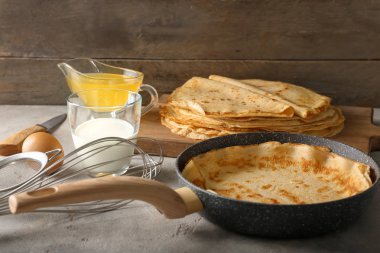 Masada lezzetli ince krep tava