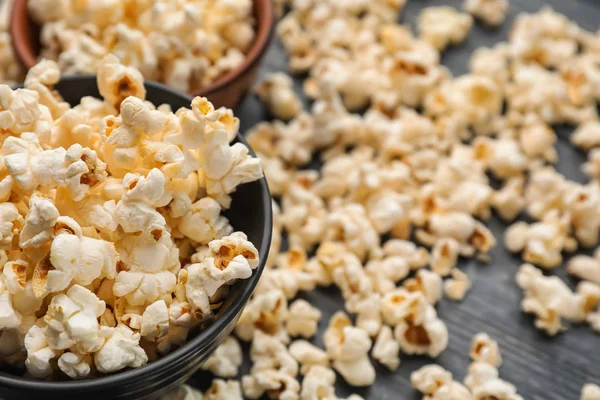 Bowl Delicious Popcorn Wooden Background Closeup — Stock Photo, Image