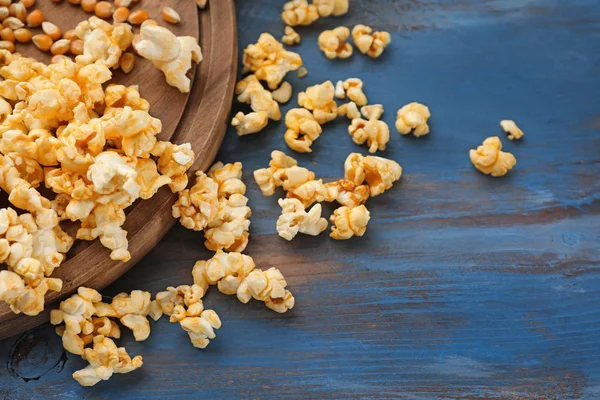 Delicious Popcorn Wooden Background — Stock Photo, Image