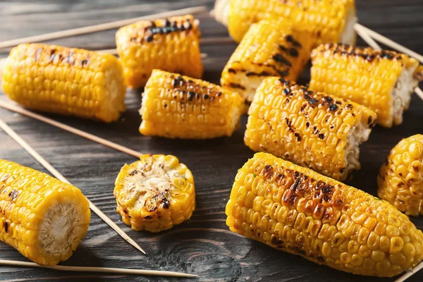 Delicious Grilled Corn Wooden Table Closeup — Stock Photo, Image