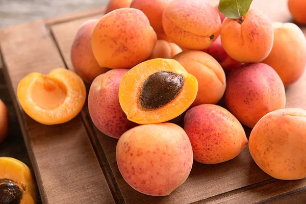 Sweet Ripe Apricots Wooden Board Closeup — Stock Photo, Image