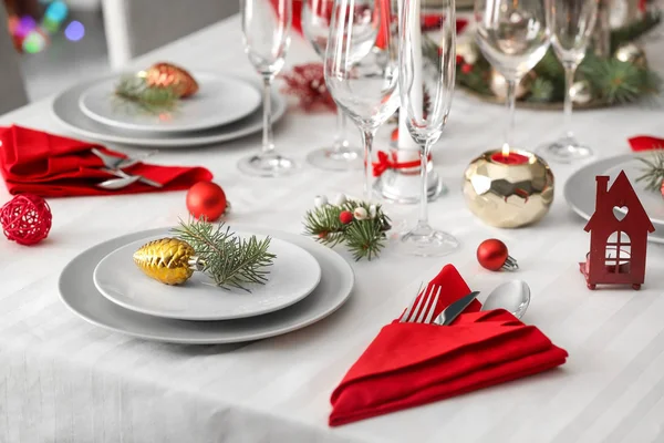 Configuração Mesa Elegante Com Decorações Natal — Fotografia de Stock