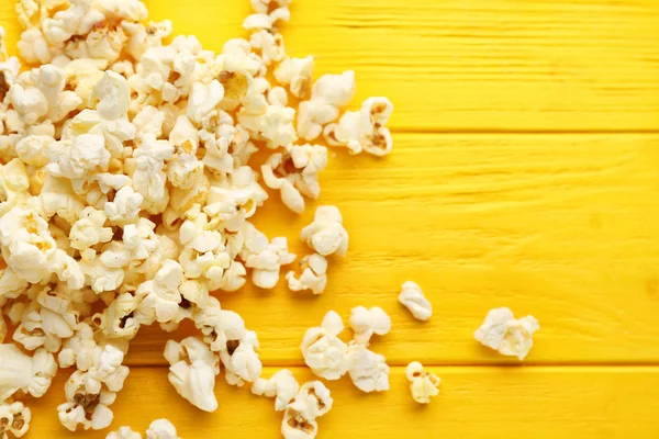 Heerlijke Popcorn Houten Achtergrond Close — Stockfoto