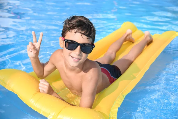 Cute Little Boy Resting Inflatable Mattress Swimming Pool — Stock Photo, Image