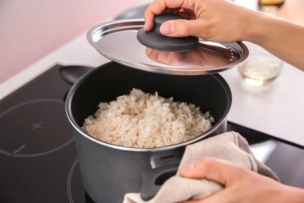 Woman Cooking Rice Kitchen — Stock Photo, Image