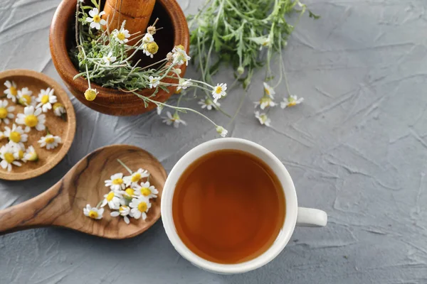 Νόστιμα Χαμομήλι Τσάι Φως Τραπέζι — Φωτογραφία Αρχείου