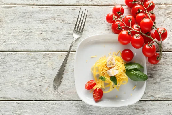 Plate Delicious Pasta Chicken Fillet Fresh Tomatoes Wooden Table — Stock Photo, Image