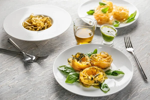 Plates Delicious Pasta Table — Stock Photo, Image