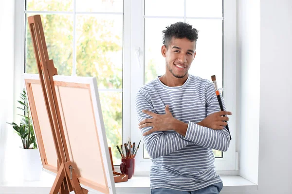 Joven Artista Afroamericano Taller — Foto de Stock