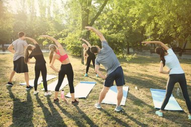 Grup sportif insan parkta eğitim