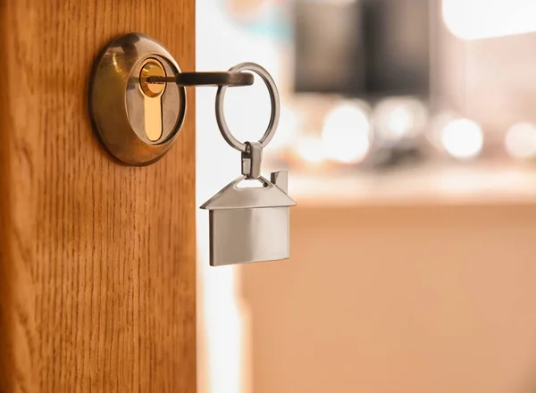 Key House Shaped Trinket Door Lock Closeup — Stock Photo, Image