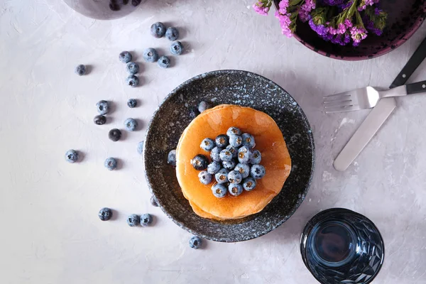 Composition Tasty Pancakes Blueberries Light Table — Stock Photo, Image