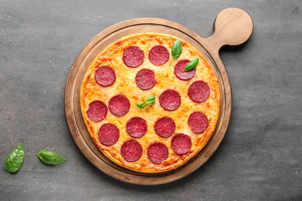 Pizza Pepperoni Saborosa Mesa Cinza — Fotografia de Stock