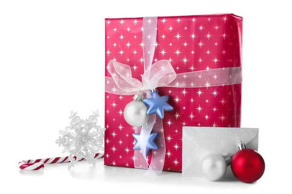 Hermosa Caja Regalo Navidad Sobre Fondo Blanco —  Fotos de Stock