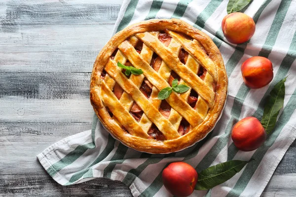 Delicious Peach Pie Wooden Table — Stock Photo, Image