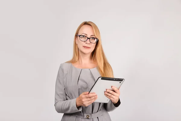 Stylish Businesswoman Clipboard Grey Background — Stock Photo, Image