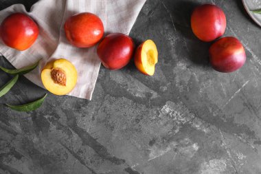 Gri tablo Taze şeftali