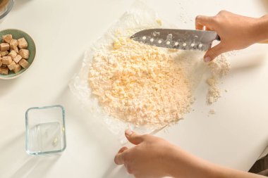 Masa lambası, closeup hamur hazırlama kadın