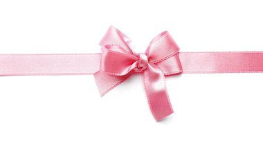 Beyaz arka plan üzerinde yay ile pembe saten kurdele