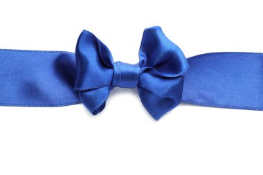 Mavi saten kurdele beyaz arka plan üzerinde yay ile