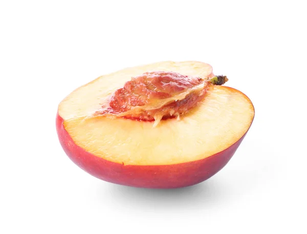 Hälfte Frischer Pfirsich Auf Weißem Hintergrund — Stockfoto
