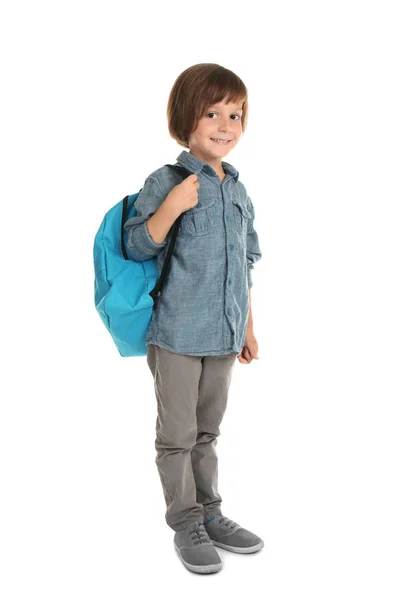 Lindo Niño Pequeño Con Mochila Sobre Fondo Blanco — Foto de Stock