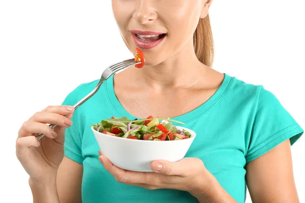 Hermosa Mujer Comiendo Ensalada Verduras Frescas Sobre Fondo Blanco Primer — Foto de Stock