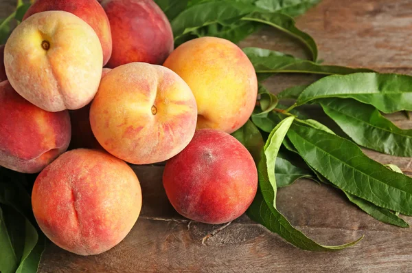 Fresh Peaches Wooden Table — Stock Photo, Image