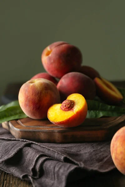 Board Fresh Peaches Table — Stock Photo, Image