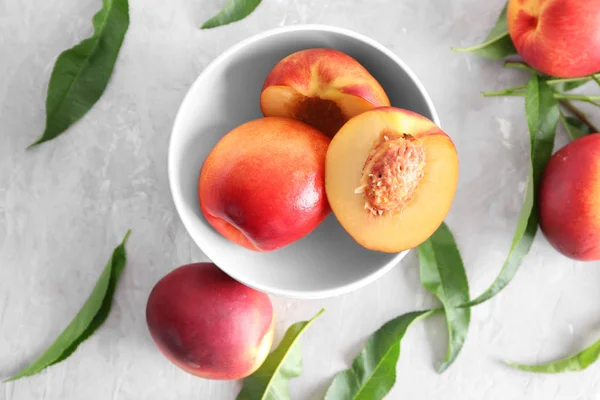 Bowl Fresh Sweet Peaches Light Table — Stock Photo, Image