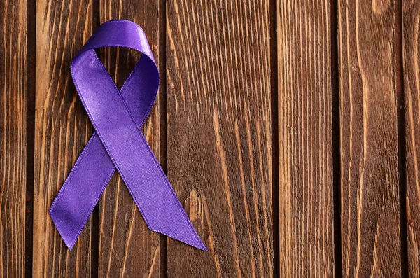 Purple Ribbon Wooden Background Pancreatic Cancer Awareness Concept — Stock Photo, Image