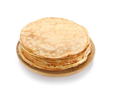 Plaka beyaz zemin üzerine lezzetli ince krep ile