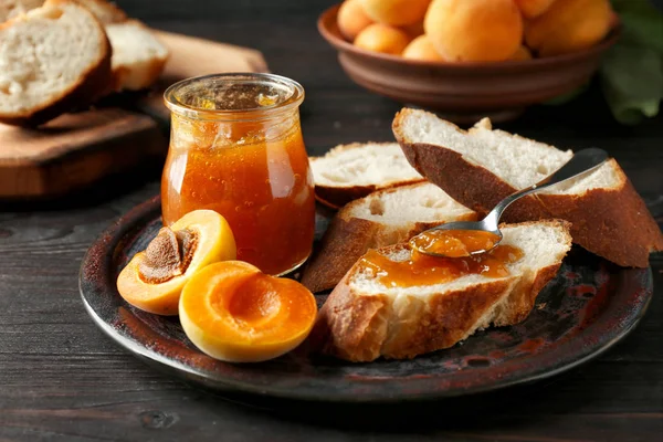 Jar Delicious Apricot Jam Sliced Bread Plate — Stock Photo, Image