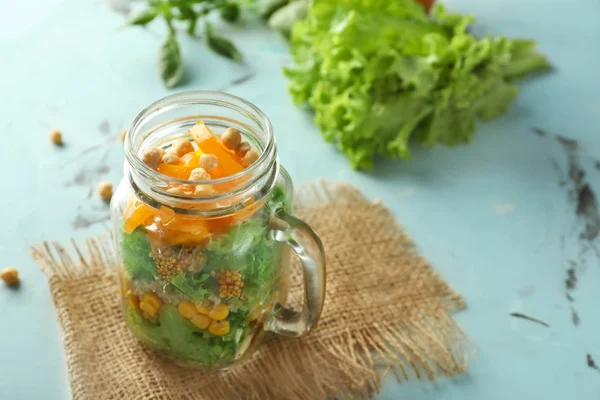 Delicious Vegetable Salad Mason Jar Light Table — Stock Photo, Image