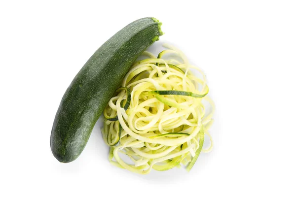 Färsk Zucchini Spaghetti Isolerad Vit — Stockfoto