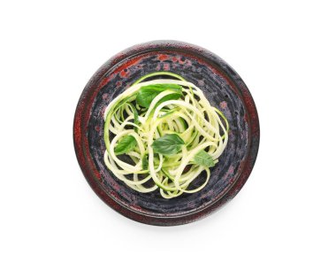 Plaka ile üstüne beyaz izole kabak spagetti