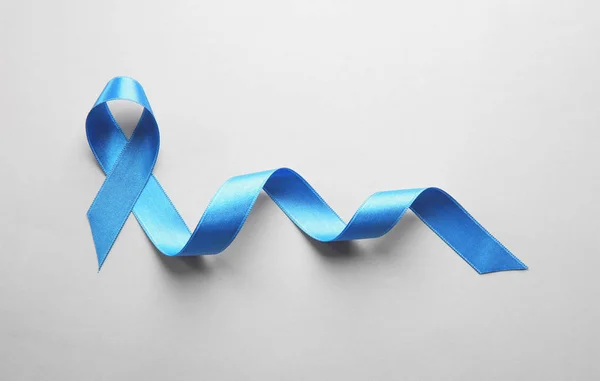 Blaues Band Auf Hellem Hintergrund Krebskonzept — Stockfoto