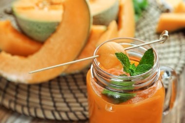 Mason kavanoza lezzetli kavun güler yüzlü, closeup ile